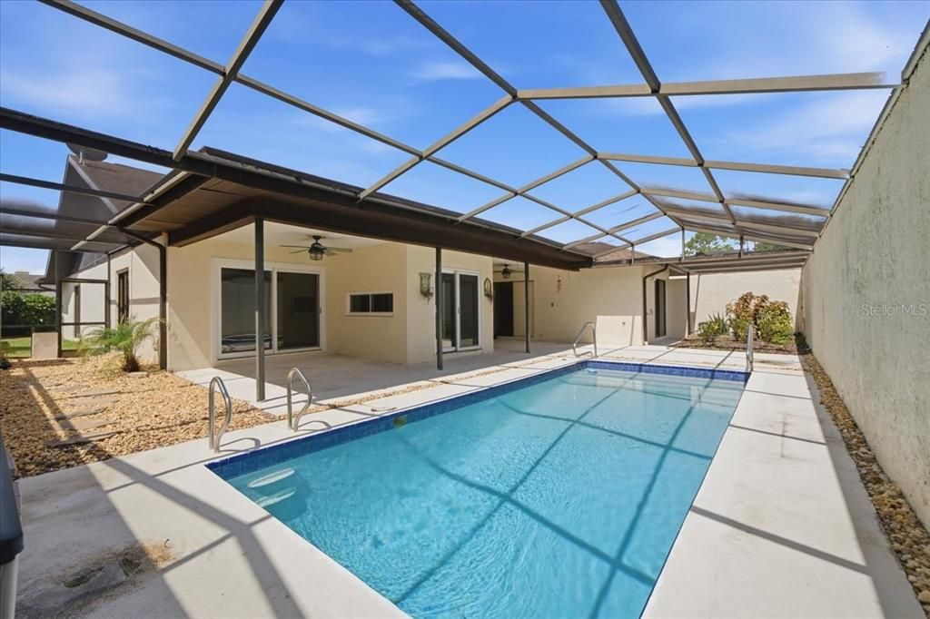 For Sale: $700,000 (5 beds, 2 baths, 2742 Square Feet)
