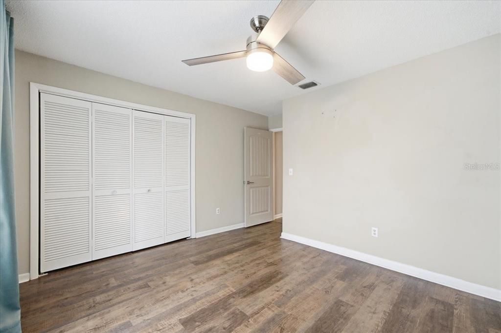 For Sale: $700,000 (5 beds, 2 baths, 2742 Square Feet)