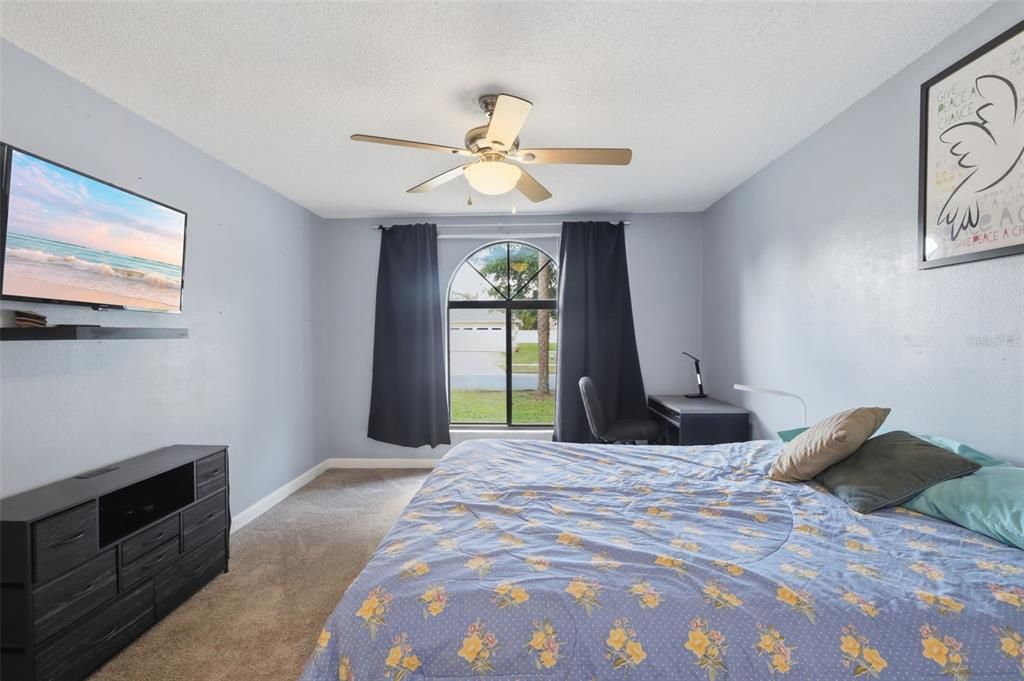 For Sale: $344,999 (3 beds, 2 baths, 1656 Square Feet)