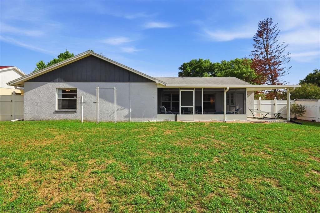For Sale: $344,999 (3 beds, 2 baths, 1656 Square Feet)