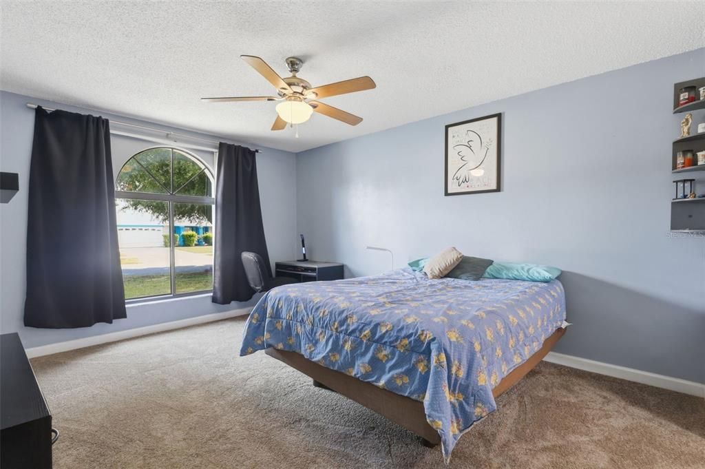 For Sale: $344,999 (3 beds, 2 baths, 1656 Square Feet)