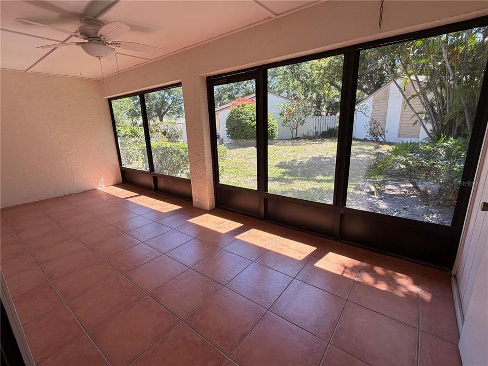 For Rent: $2,100 (2 beds, 2 baths, 946 Square Feet)