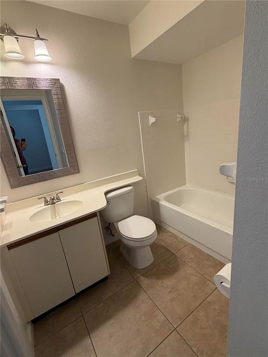 For Rent: $2,100 (2 beds, 2 baths, 946 Square Feet)