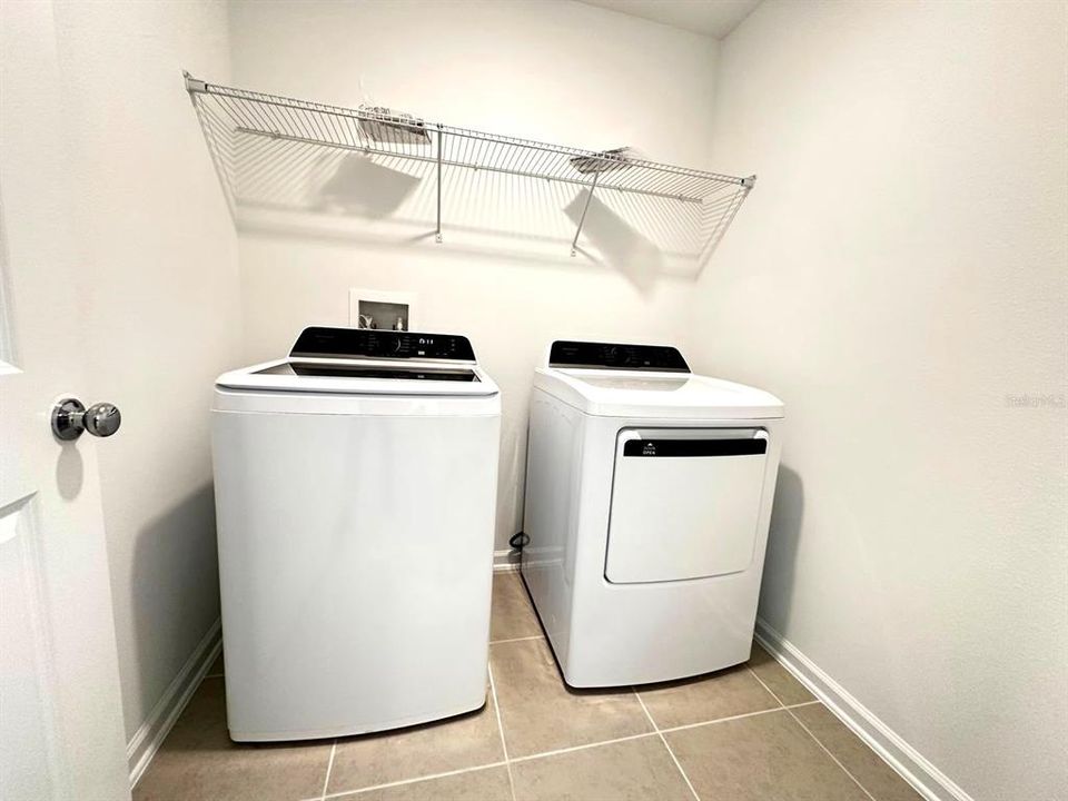 For Rent: $2,130 (4 beds, 2 baths, 1874 Square Feet)