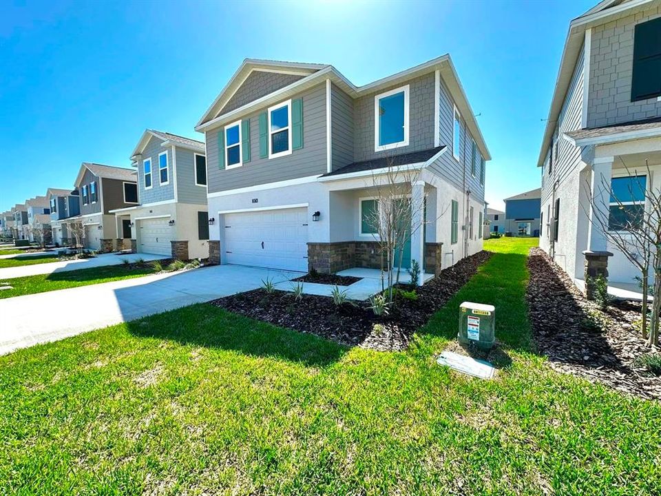 For Rent: $2,130 (4 beds, 2 baths, 1874 Square Feet)