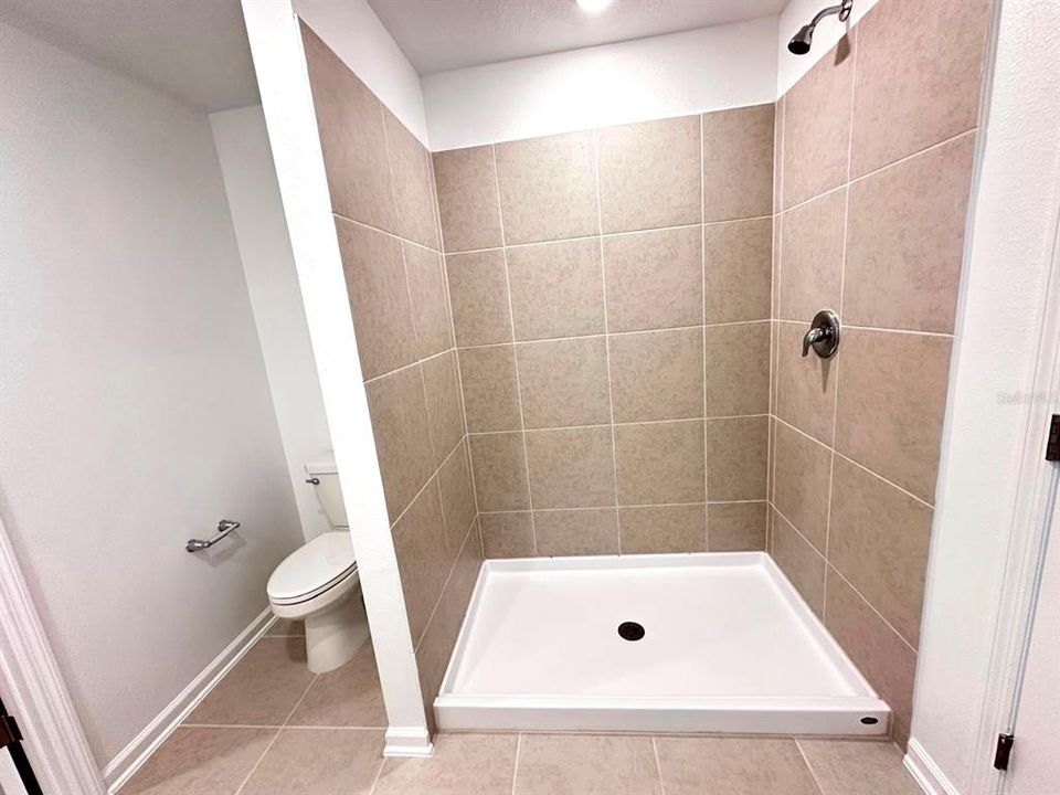 For Rent: $2,130 (4 beds, 2 baths, 1874 Square Feet)
