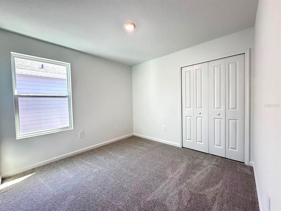 For Rent: $2,130 (4 beds, 2 baths, 1874 Square Feet)