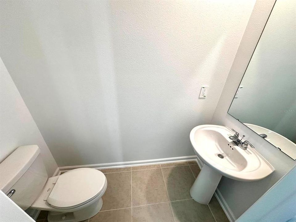 For Rent: $2,130 (4 beds, 2 baths, 1874 Square Feet)