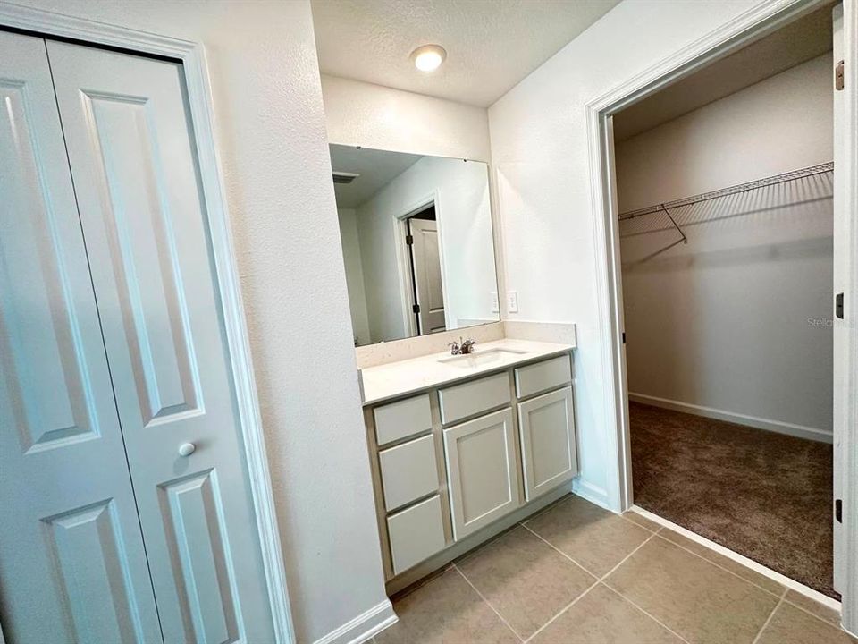 For Rent: $2,130 (4 beds, 2 baths, 1874 Square Feet)