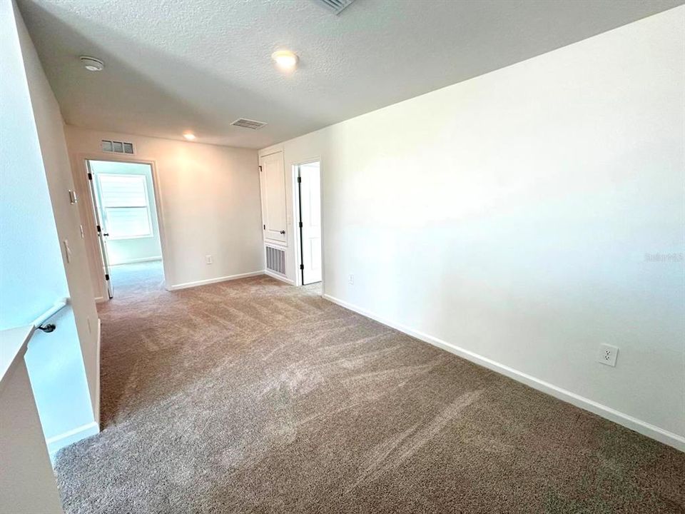 For Rent: $2,130 (4 beds, 2 baths, 1874 Square Feet)