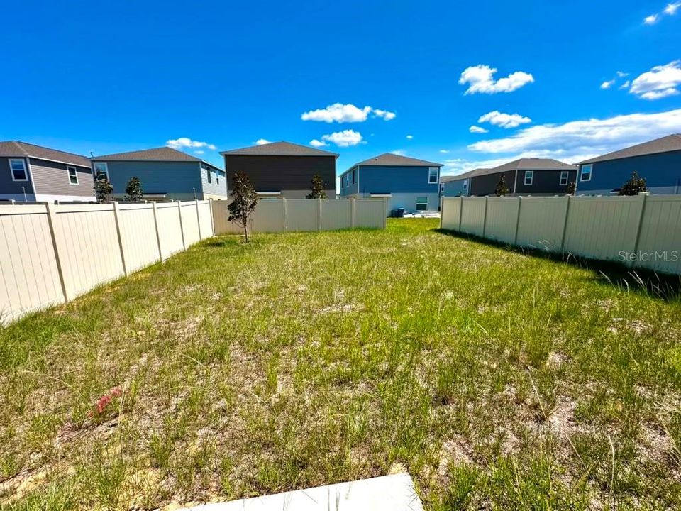 For Rent: $2,130 (4 beds, 2 baths, 1874 Square Feet)