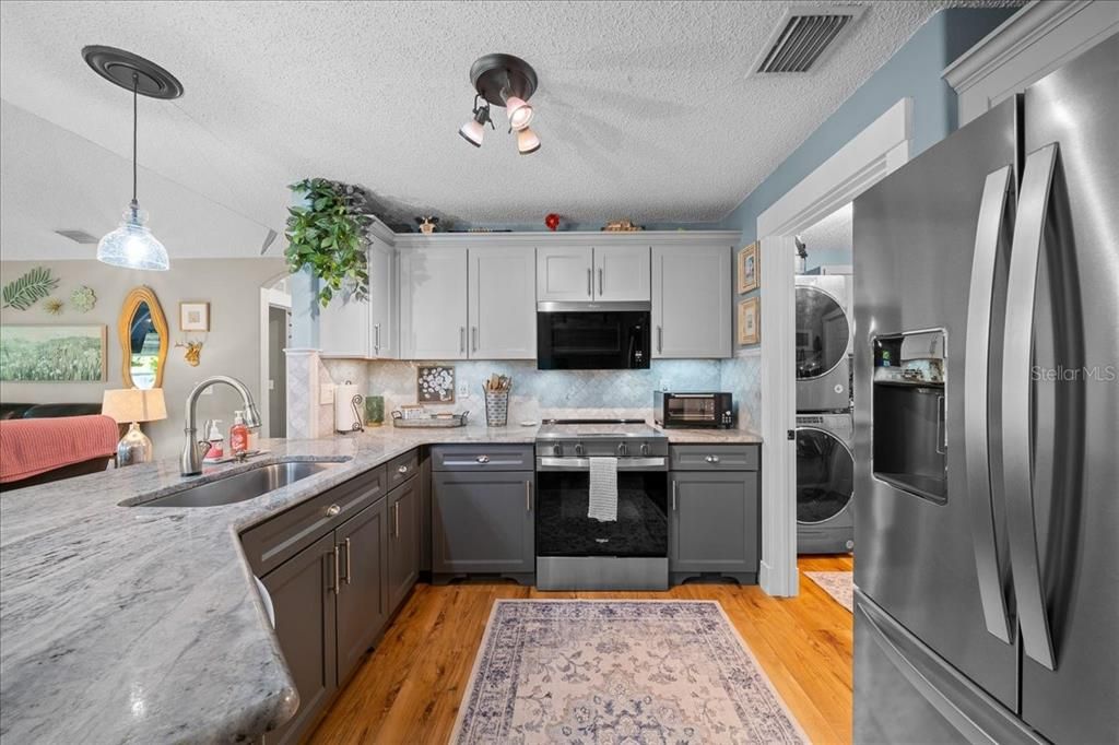 For Sale: $339,000 (3 beds, 2 baths, 1792 Square Feet)