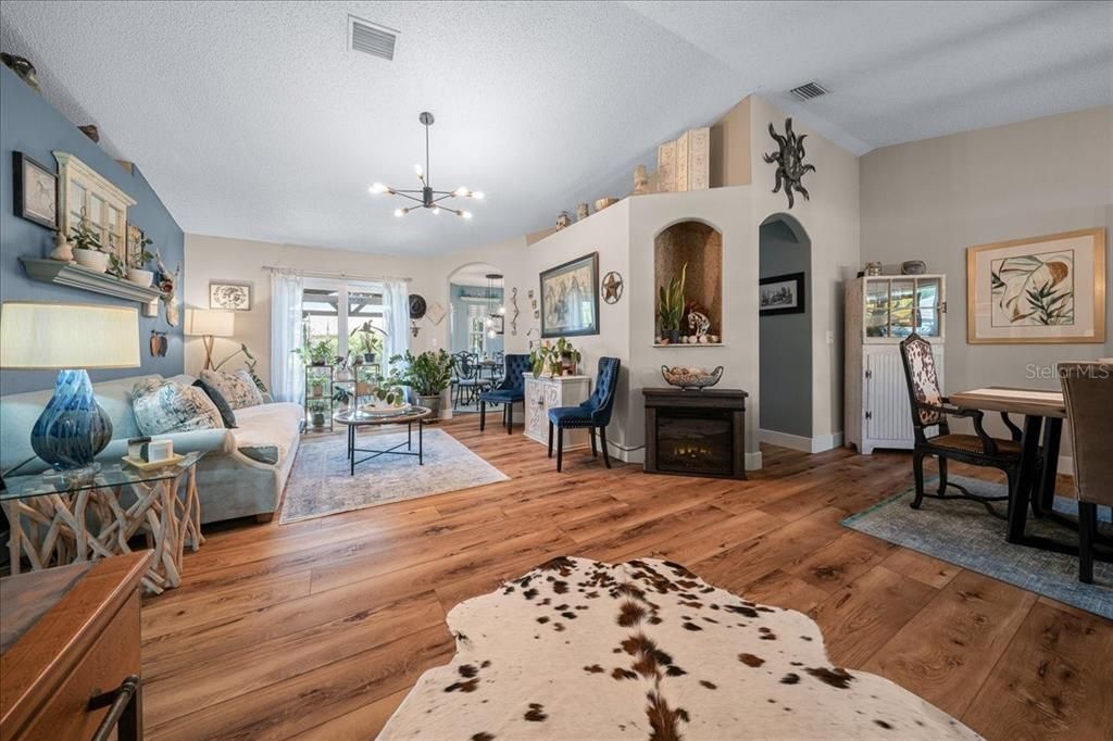 For Sale: $339,000 (3 beds, 2 baths, 1792 Square Feet)