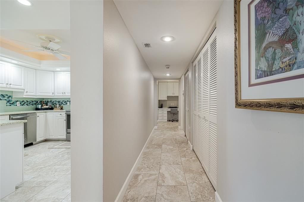 En Venta: $421,000 (2 camas, 2 baños, 2070 Pies cuadrados)