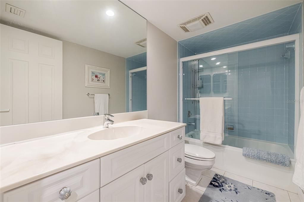 En Venta: $421,000 (2 camas, 2 baños, 2070 Pies cuadrados)