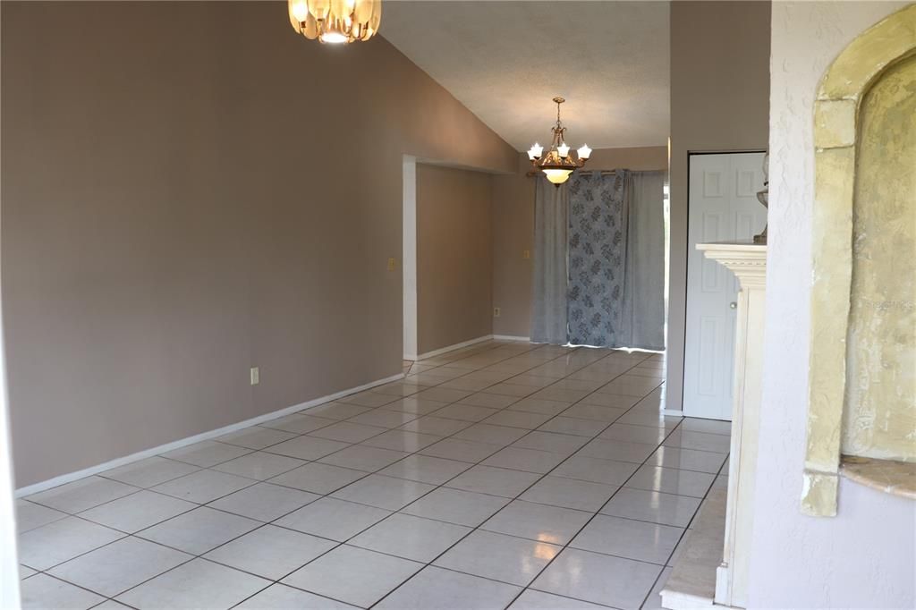 For Sale: $330,000 (3 beds, 2 baths, 1164 Square Feet)