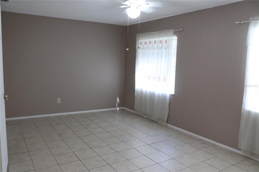 For Sale: $330,000 (3 beds, 2 baths, 1164 Square Feet)