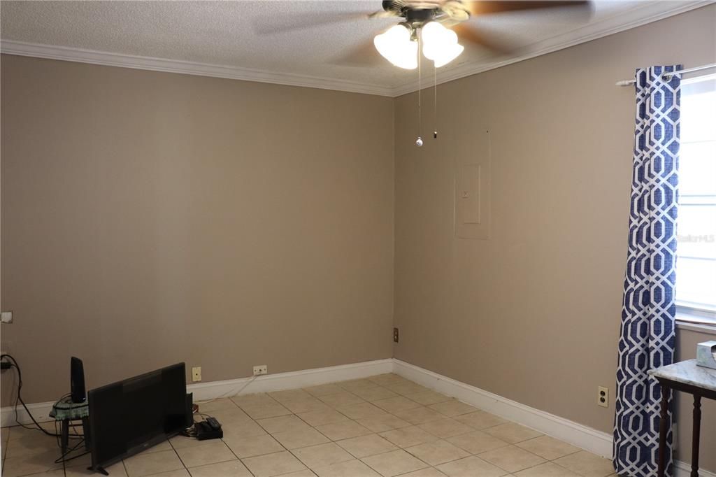 For Sale: $330,000 (3 beds, 2 baths, 1164 Square Feet)