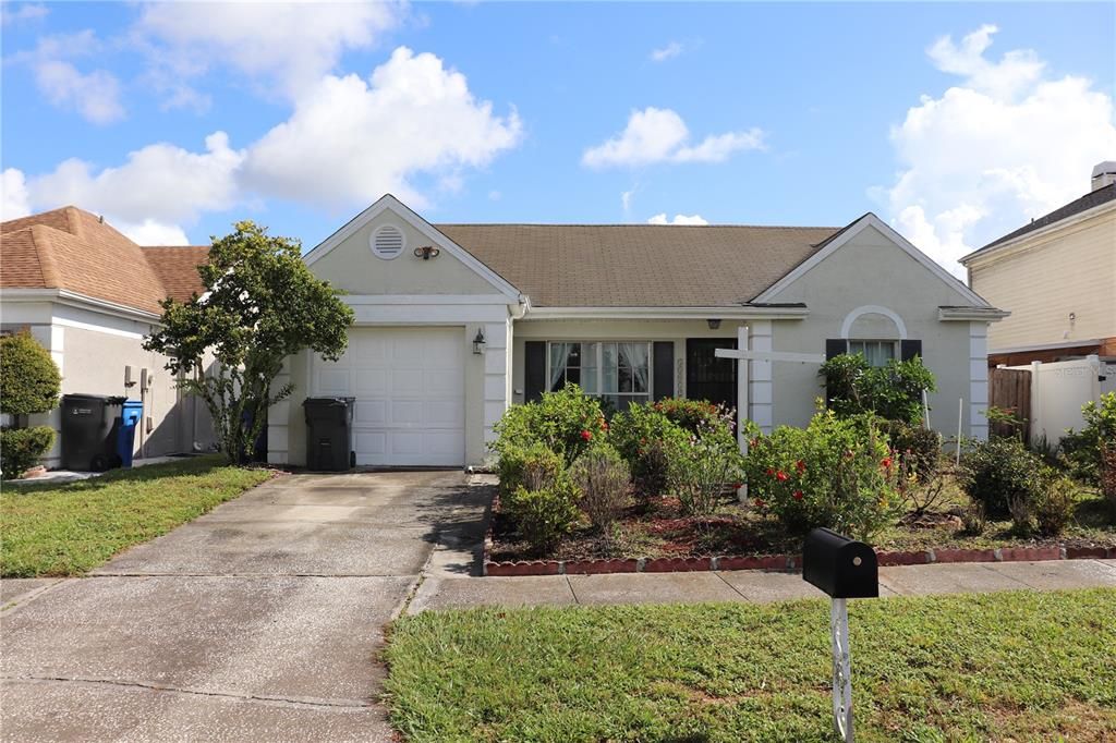 For Sale: $330,000 (3 beds, 2 baths, 1164 Square Feet)
