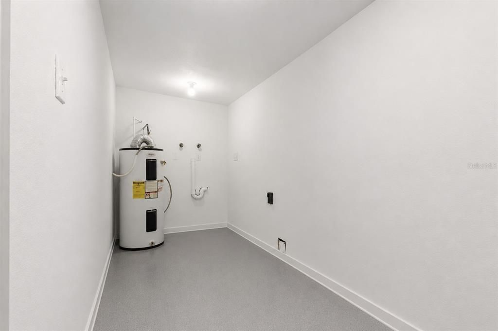 For Sale: $339,000 (4 beds, 2 baths, 1490 Square Feet)