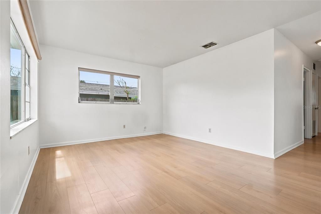 For Sale: $339,000 (4 beds, 2 baths, 1490 Square Feet)