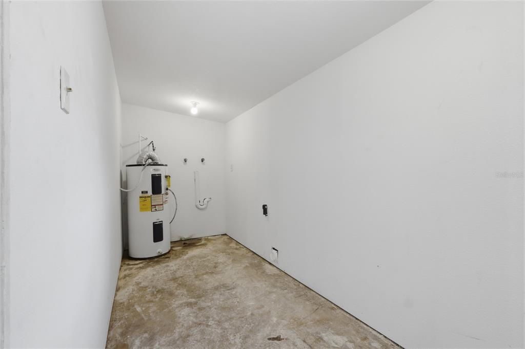 For Sale: $339,000 (4 beds, 2 baths, 1490 Square Feet)