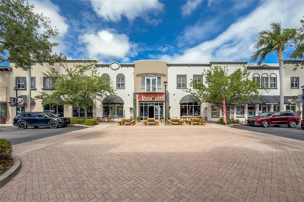 For Sale: $284,900 (2 beds, 2 baths, 1431 Square Feet)
