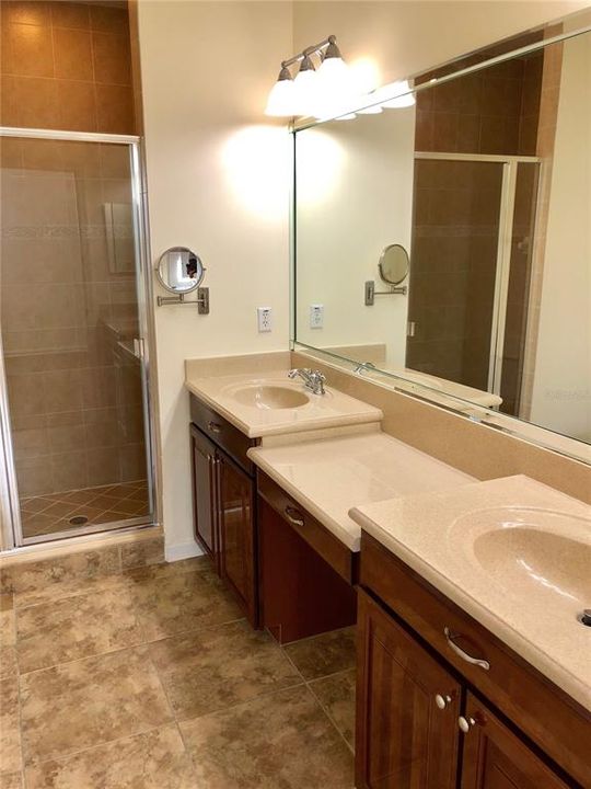 В аренду: $3,250 (3 спален, 2 ванн, 1412 Квадратных фут)