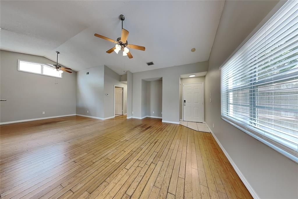 В аренду: $1,859 (2 спален, 2 ванн, 1190 Квадратных фут)