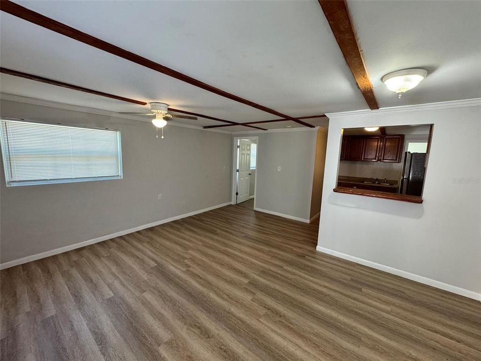 В аренду: $950 (1 спален, 1 ванн, 750 Квадратных фут)