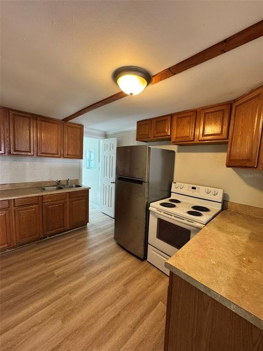 В аренду: $950 (1 спален, 1 ванн, 750 Квадратных фут)