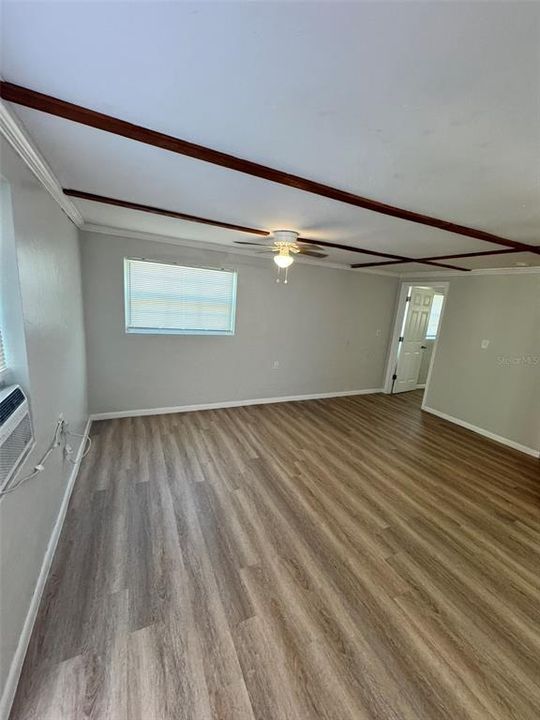 В аренду: $950 (1 спален, 1 ванн, 750 Квадратных фут)