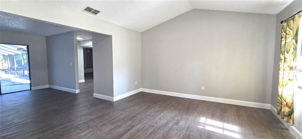 For Sale: $325,000 (3 beds, 2 baths, 1860 Square Feet)