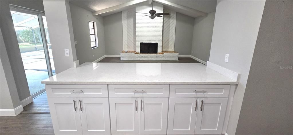 For Sale: $325,000 (3 beds, 2 baths, 1860 Square Feet)