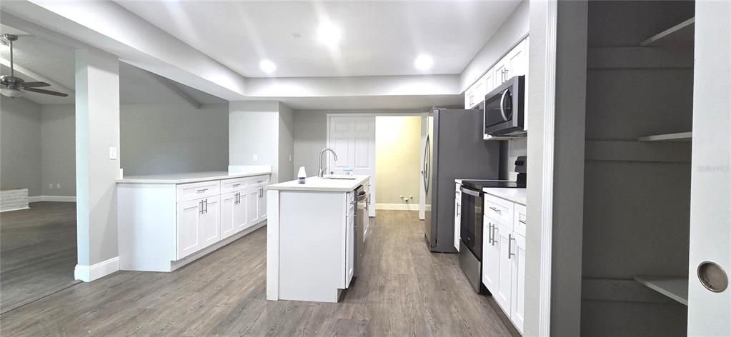 For Sale: $325,000 (3 beds, 2 baths, 1860 Square Feet)