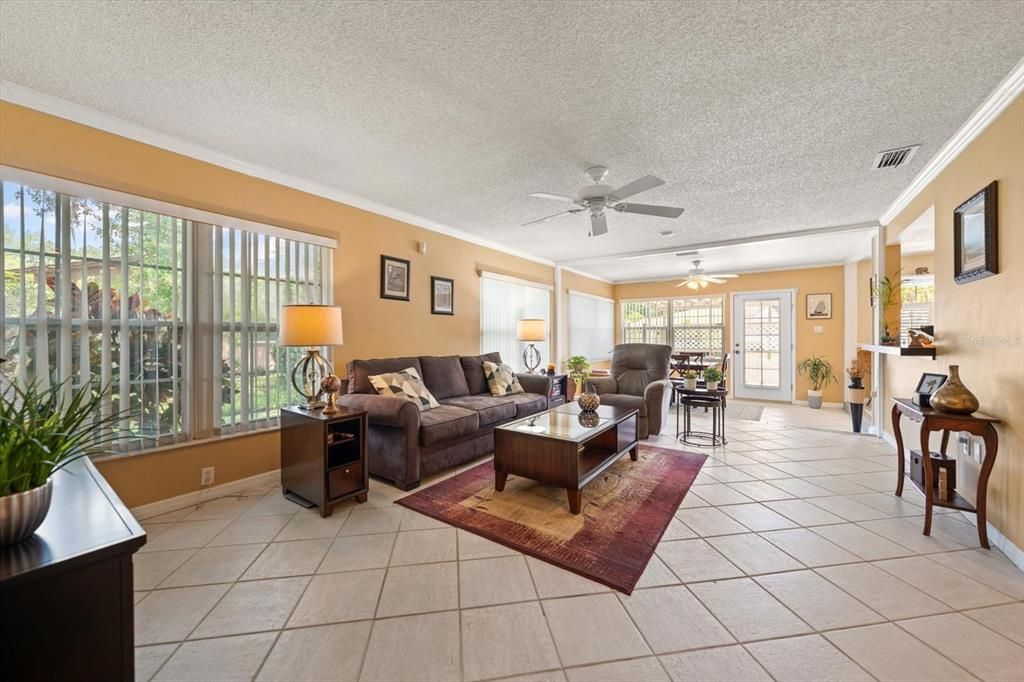 En Venta: $439,000 (2 camas, 2 baños, 1778 Pies cuadrados)