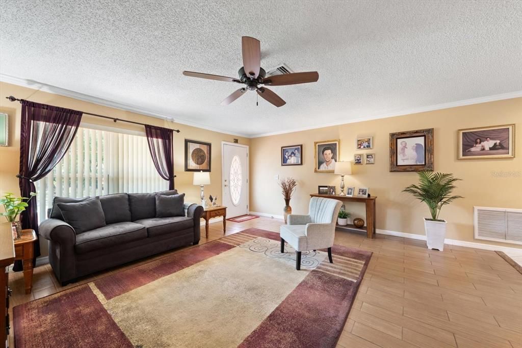 En Venta: $439,000 (2 camas, 2 baños, 1778 Pies cuadrados)