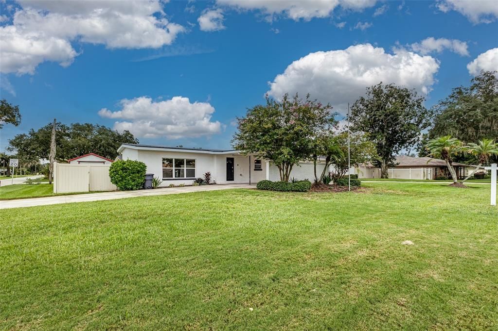 Active With Contract: $399,000 (4 beds, 3 baths, 2684 Square Feet)