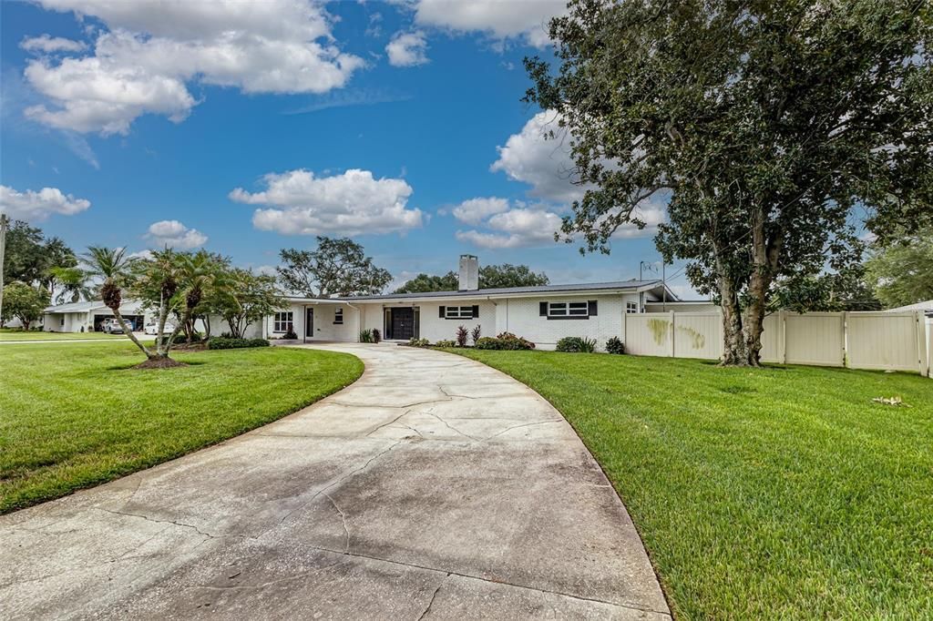 Active With Contract: $399,000 (4 beds, 3 baths, 2684 Square Feet)