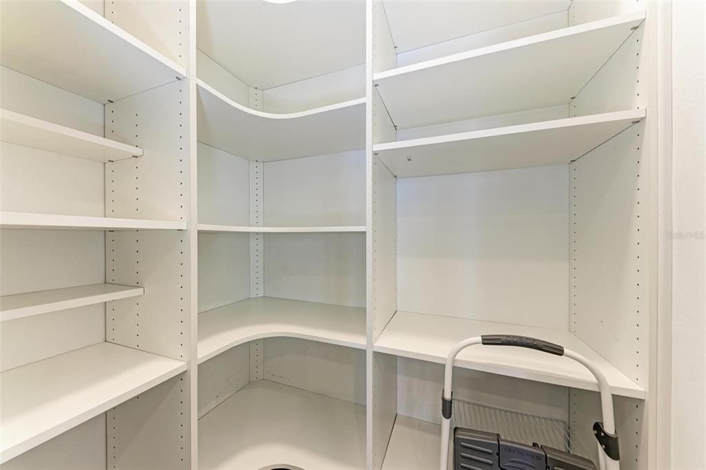 For Rent: $3,295 (3 beds, 2 baths, 2002 Square Feet)