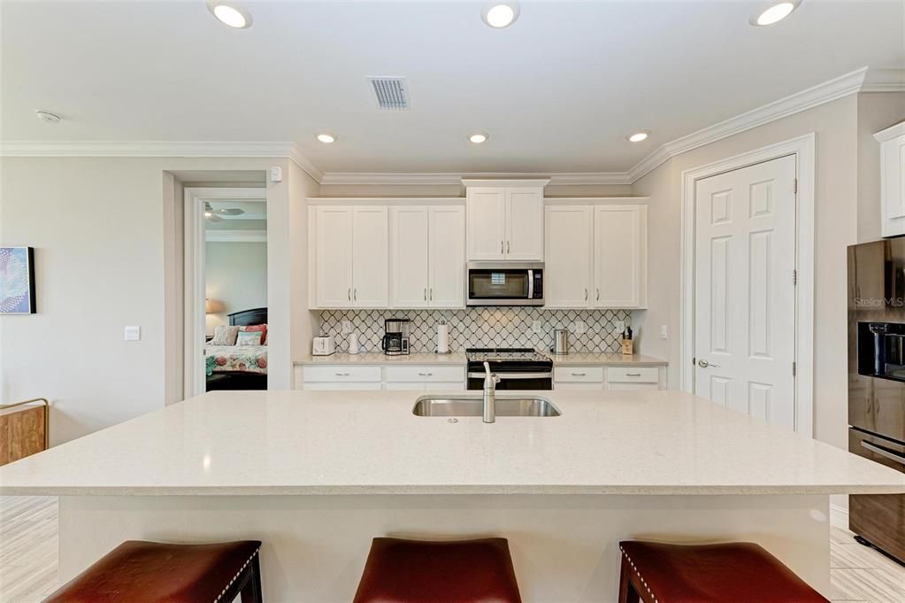 For Rent: $3,295 (3 beds, 2 baths, 2002 Square Feet)
