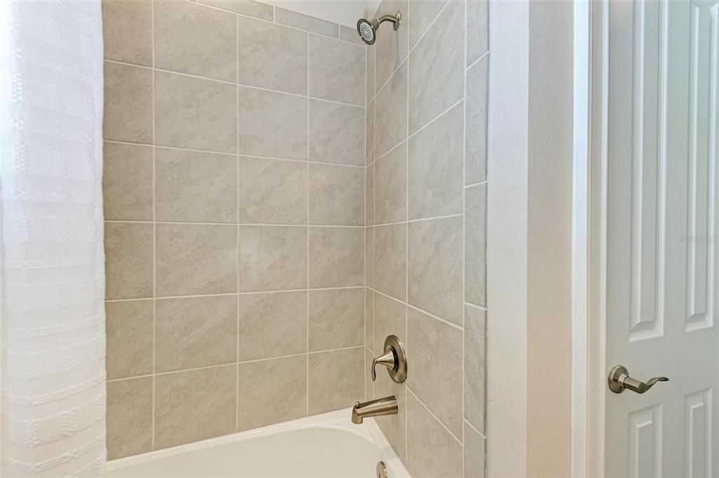 For Rent: $3,295 (3 beds, 2 baths, 2002 Square Feet)