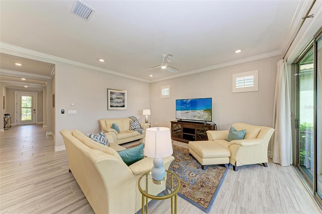 For Rent: $3,295 (3 beds, 2 baths, 2002 Square Feet)