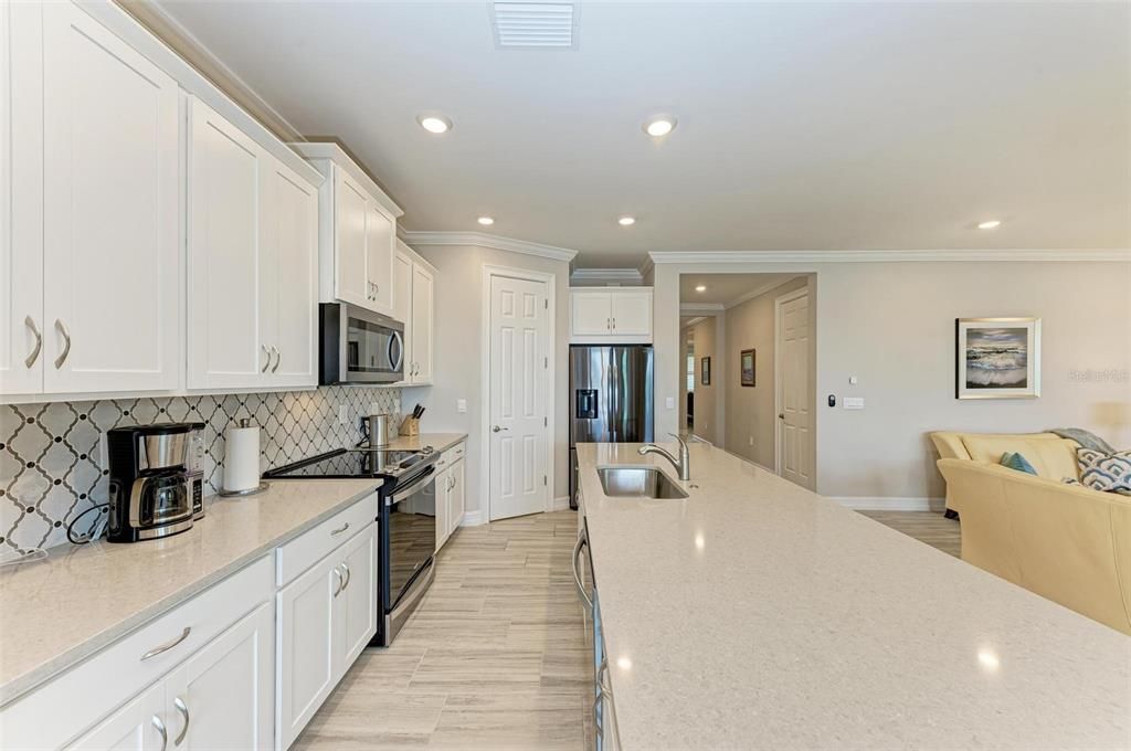 For Rent: $3,295 (3 beds, 2 baths, 2002 Square Feet)