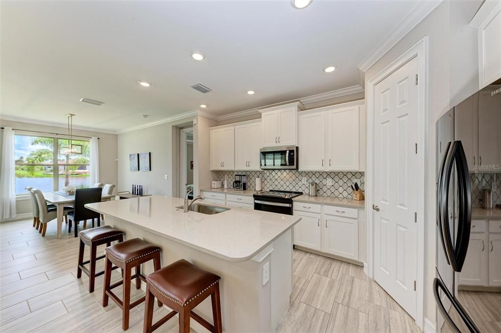 For Rent: $3,295 (3 beds, 2 baths, 2002 Square Feet)