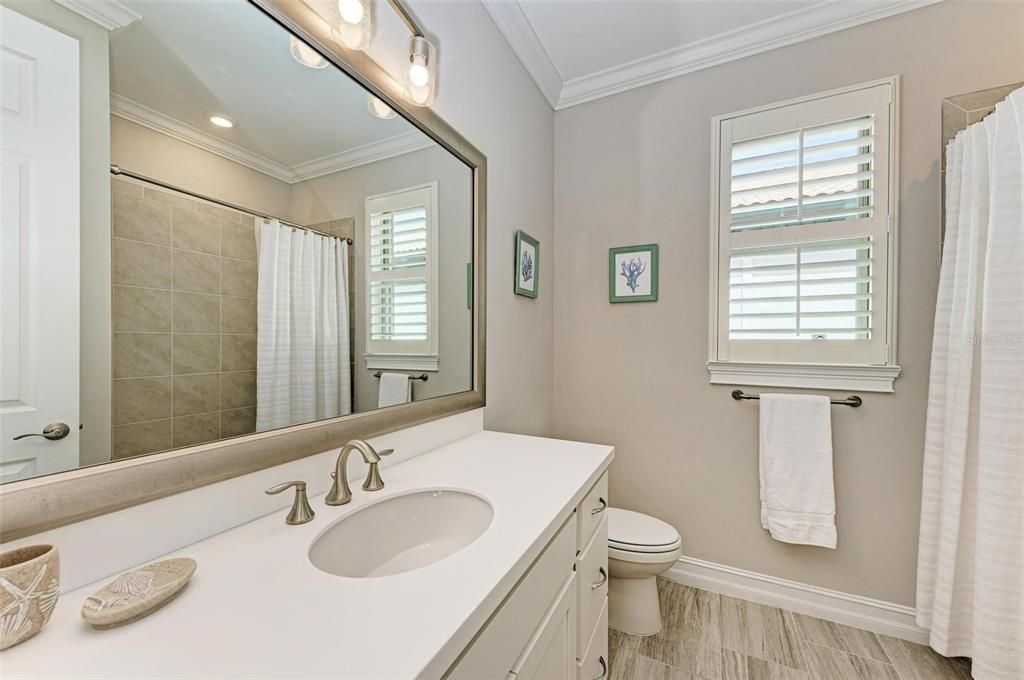 For Rent: $3,295 (3 beds, 2 baths, 2002 Square Feet)