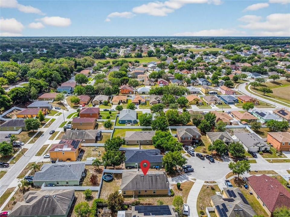 En Venta: $389,995 (4 camas, 2 baños, 1976 Pies cuadrados)