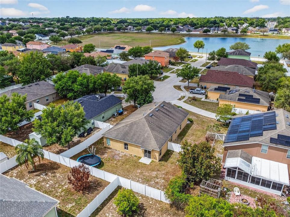 En Venta: $389,995 (4 camas, 2 baños, 1976 Pies cuadrados)
