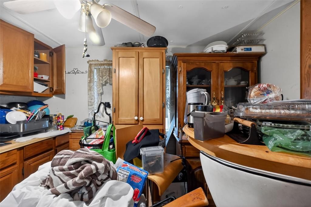 На продажу: $99,900 (2 спален, 1 ванн, 792 Квадратных фут)