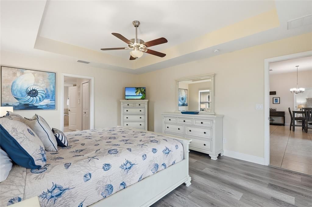 For Sale: $549,000 (4 beds, 2 baths, 2010 Square Feet)